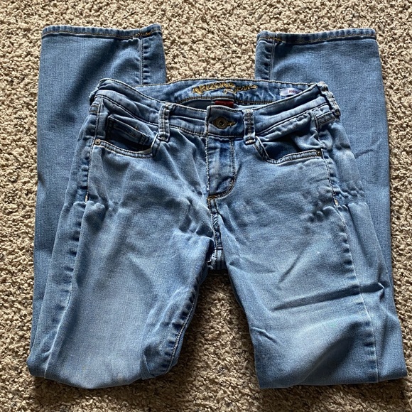 Women’s Arizona Jean Company Boot Cut Short Blue Jeans (Juniors) - Picture 4 of 16